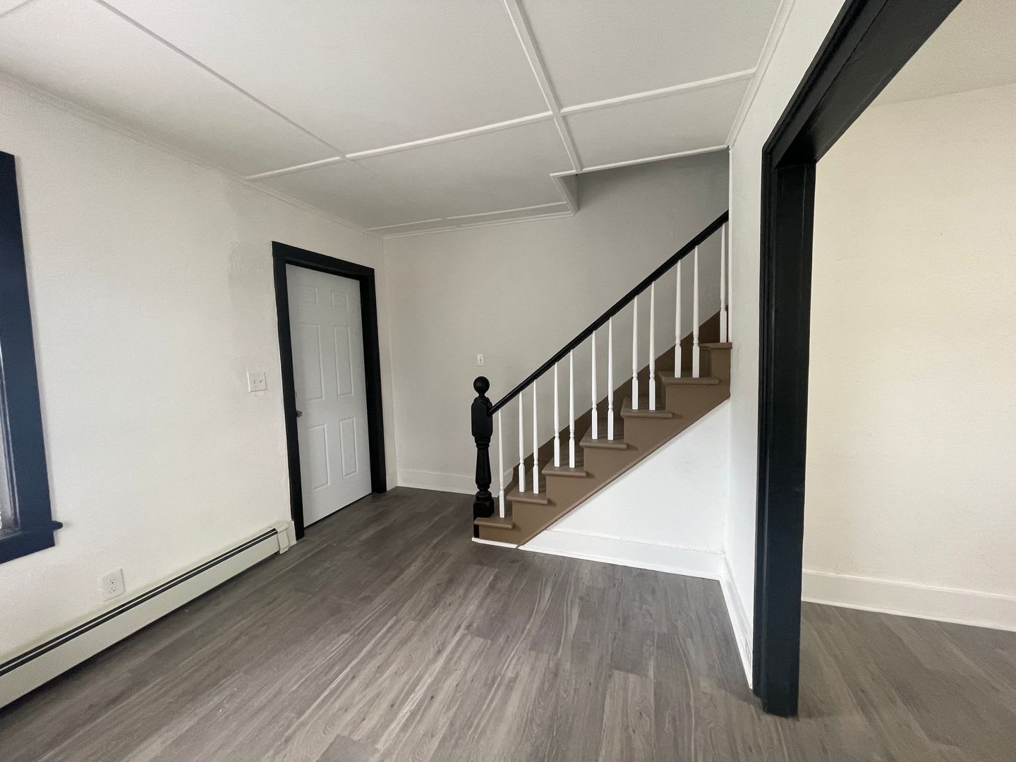Modern Fully Renovated 3 Bedroom Apartment 1 850 Month Pittsfield Ma – photo 1