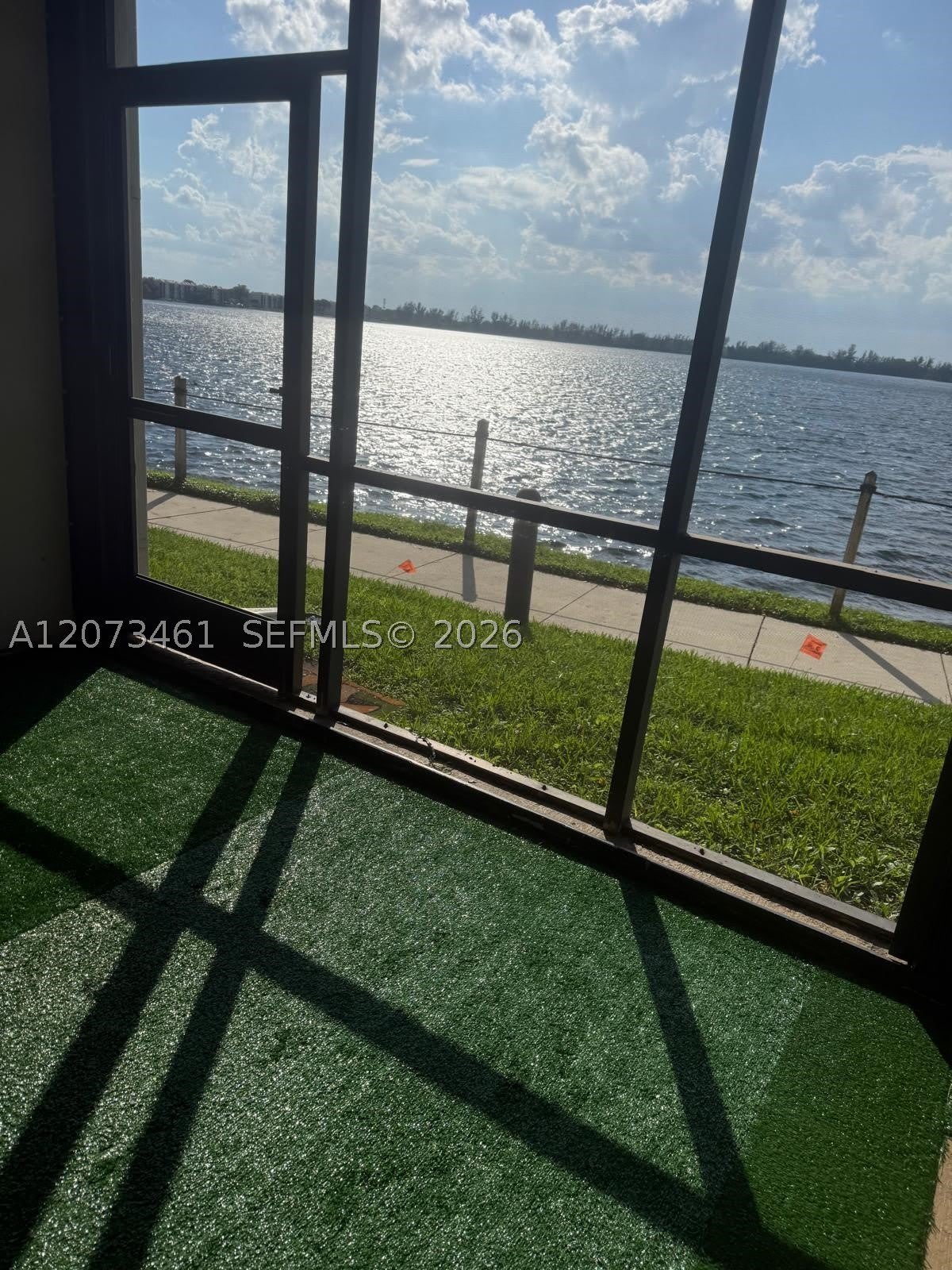 109 Lake Emerald Dr – photo 2