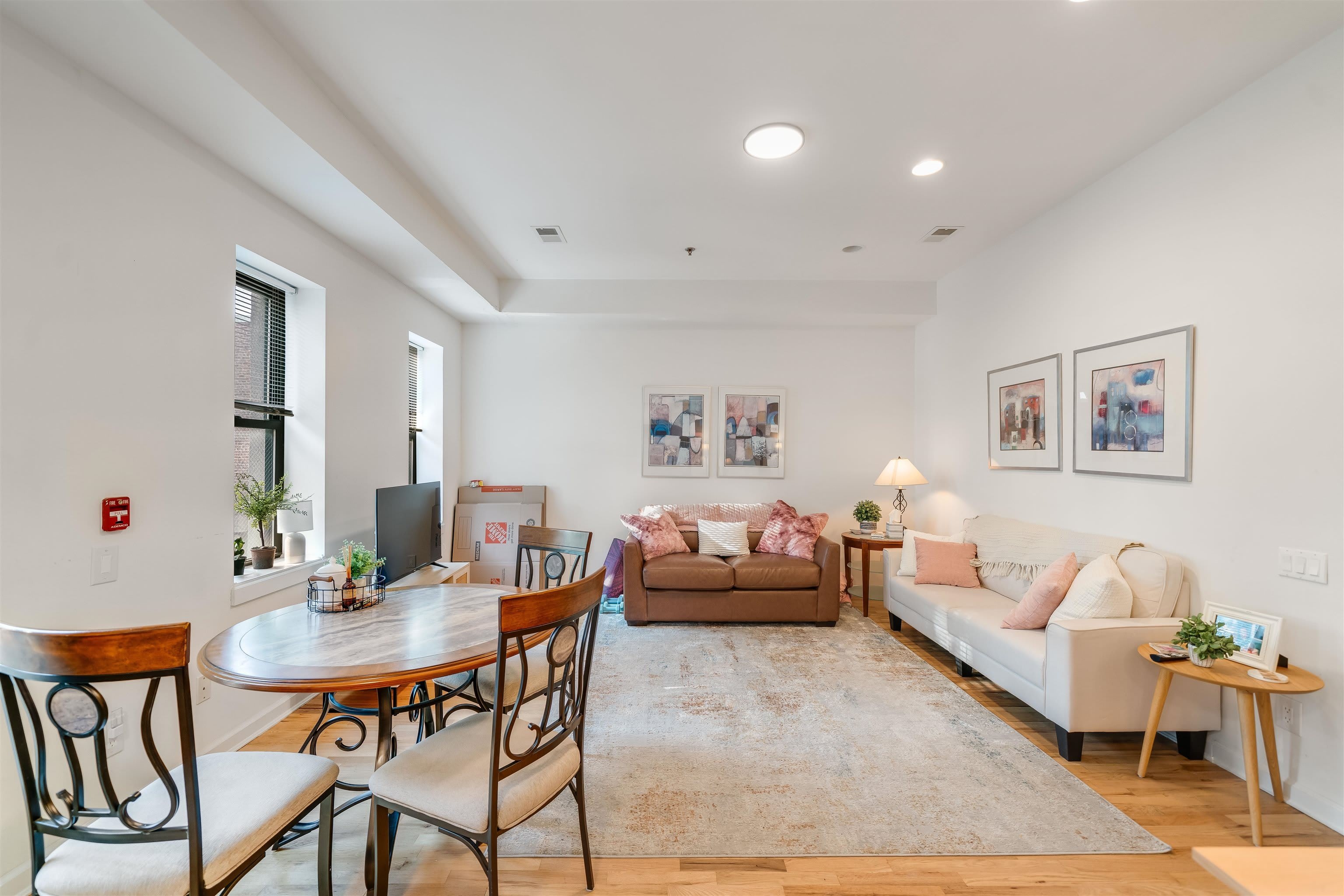 830 HUDSON ST – photo 2