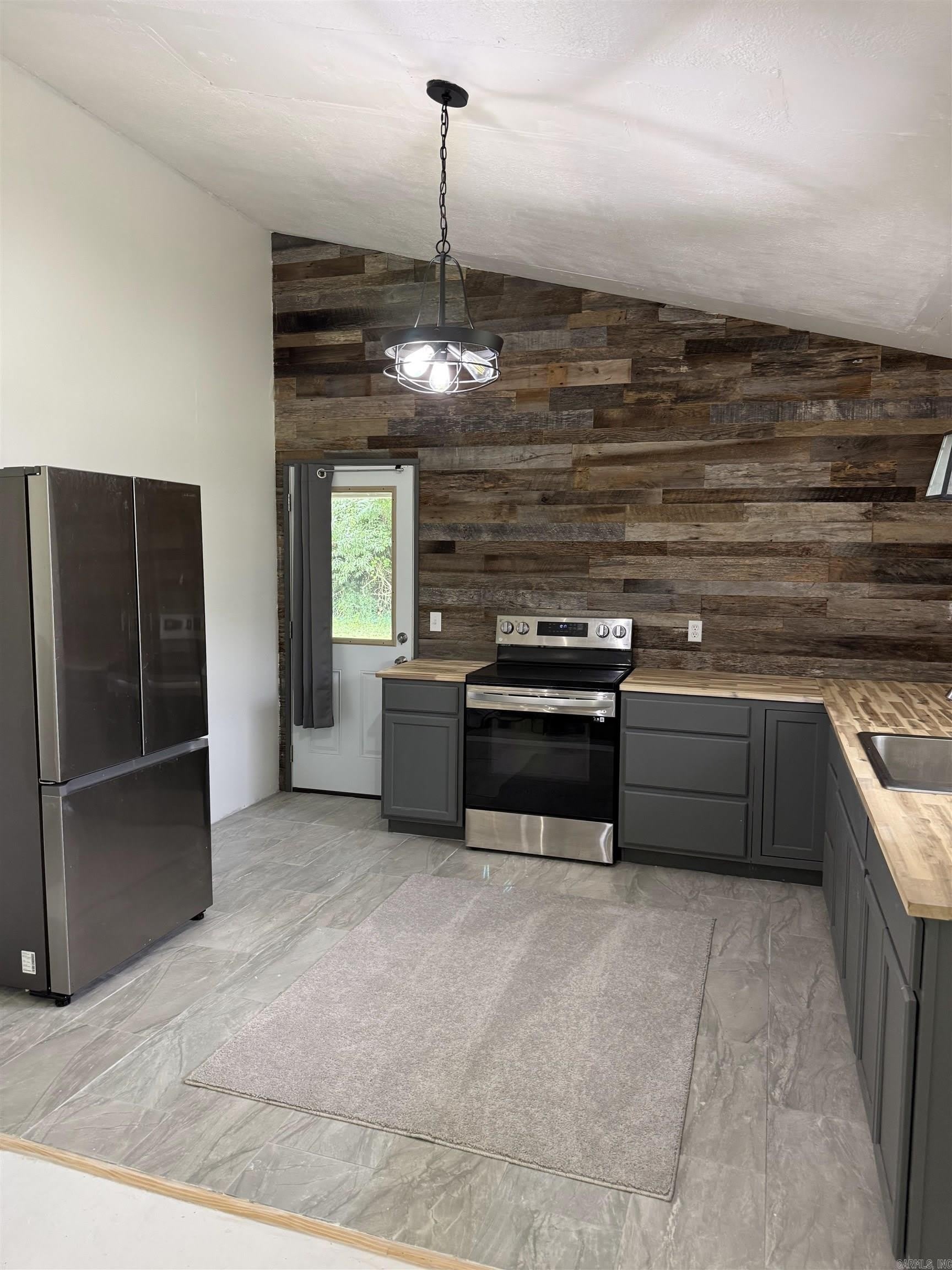 225 Polk Road 123 – photo 5