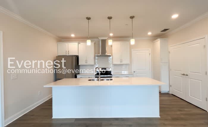 828 Goswell Drive – photo 5