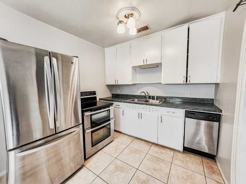 3241 Yale Street North – photo 4