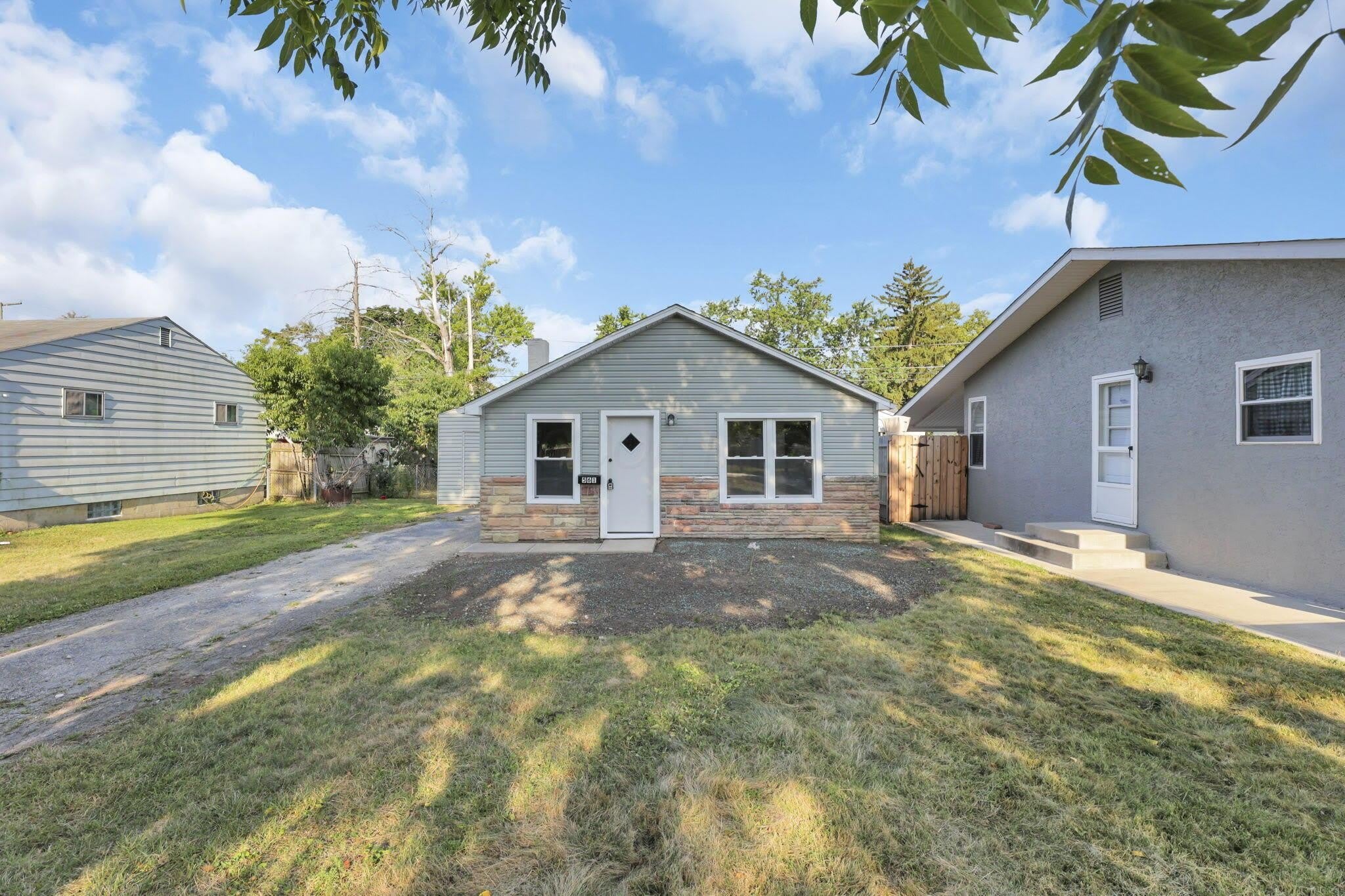 561 Erickson Avenue – photo 2