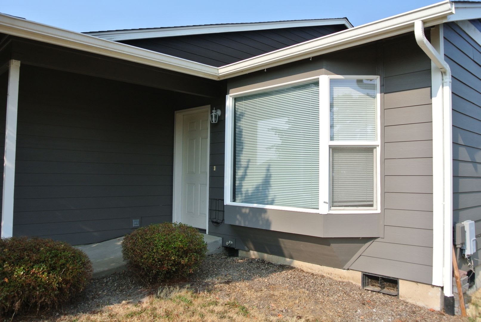 Spacious 3 Bedroom 1 Bath Duplex In Albany – photo 2