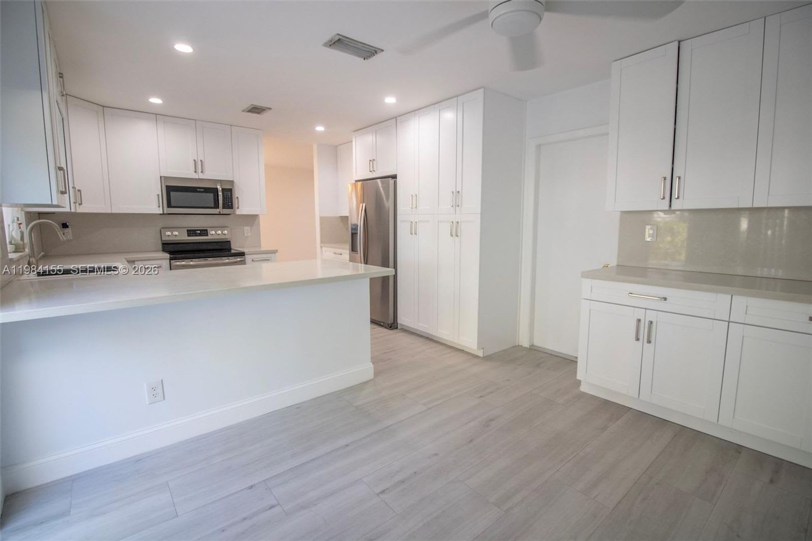 4844 Grapevine Way, Davie, FL 33331 – photo 2