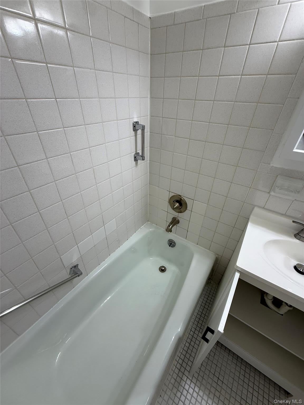 2035 Central Park Avenue – photo 3