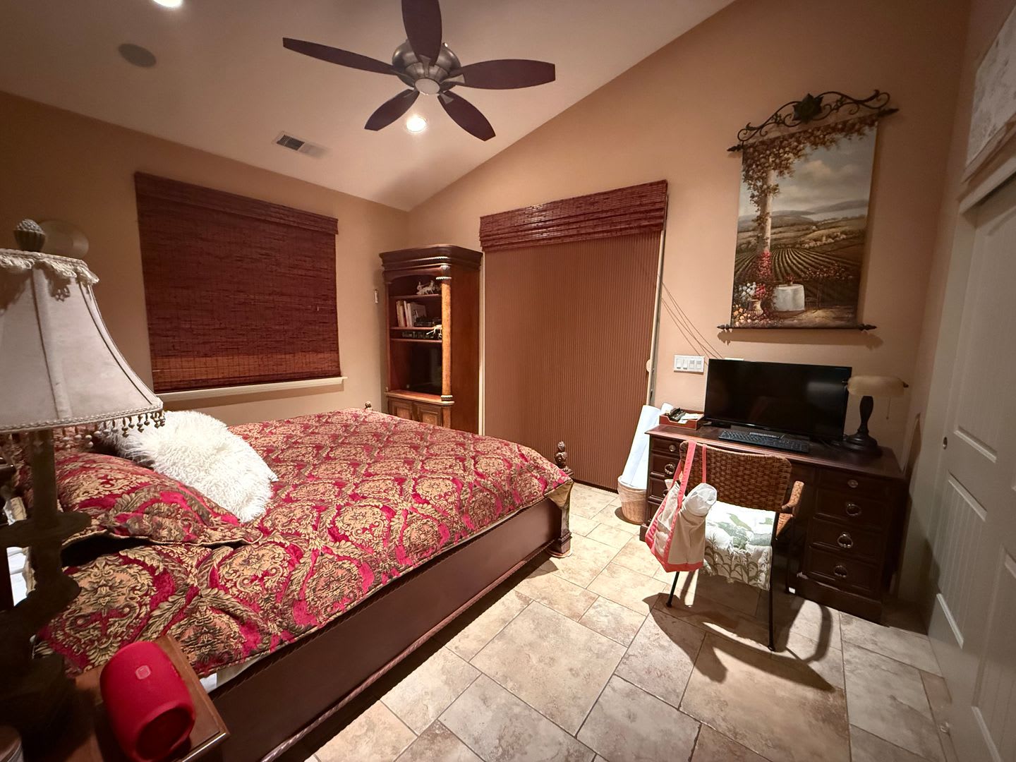 3 2 Luxury Home With 180 Degrees Lake Views – photo 5