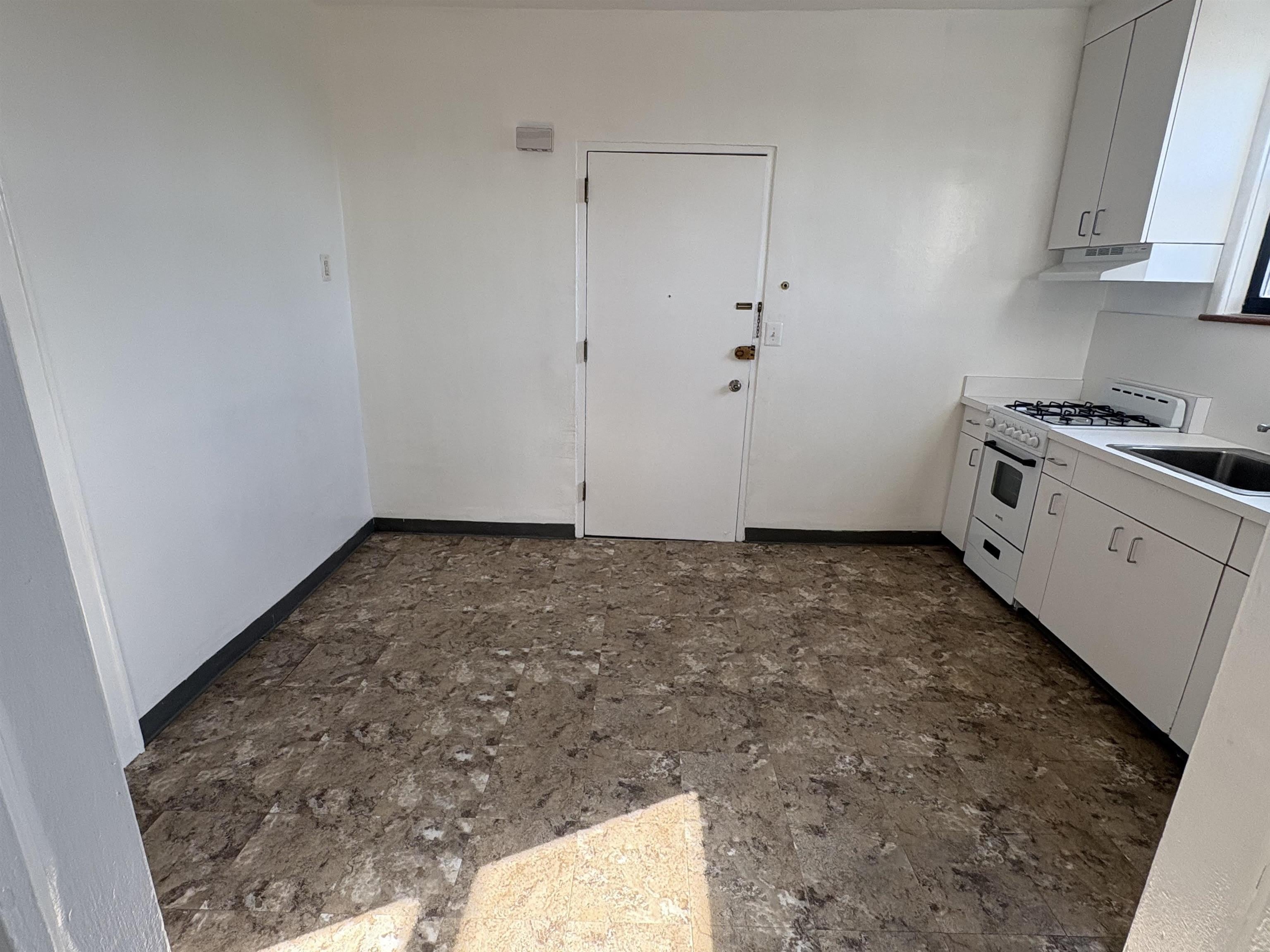 1107 72ND ST – photo 4