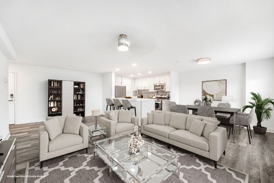 Ruxton Towers Apartments – photo 2