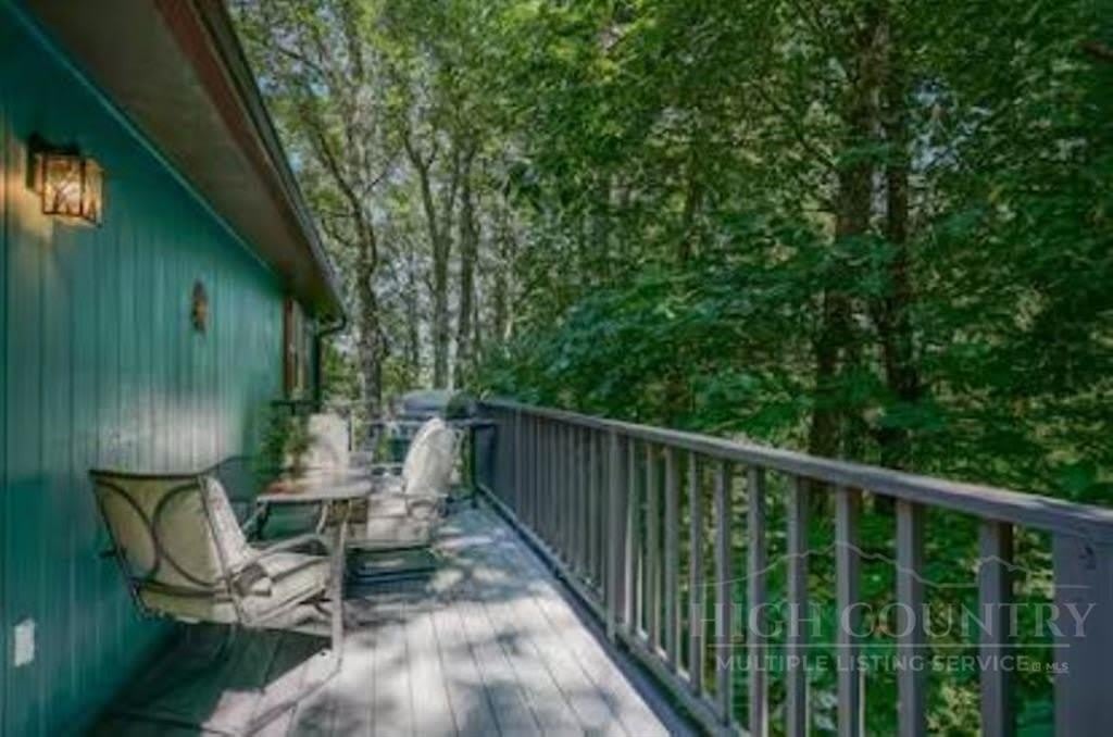623 Wintergreen Drive – photo 3