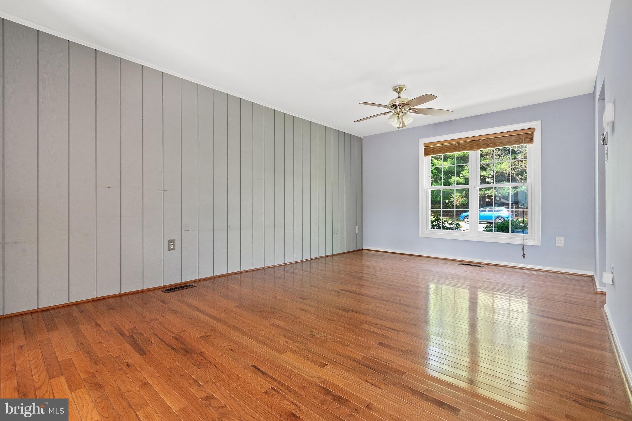 13604 WISTERIA Drive – photo 4