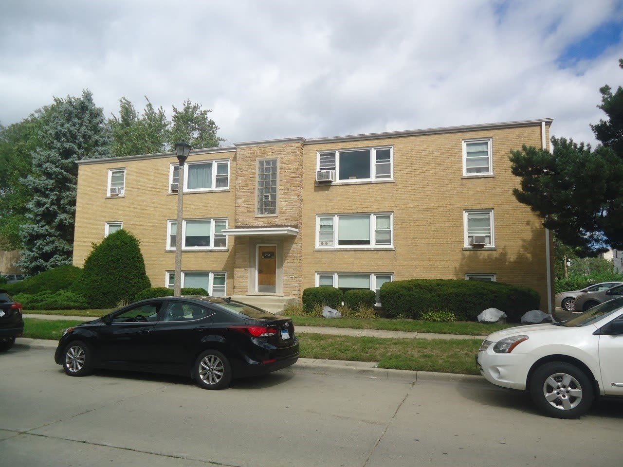 4950 Greenwood Street – photo 1
