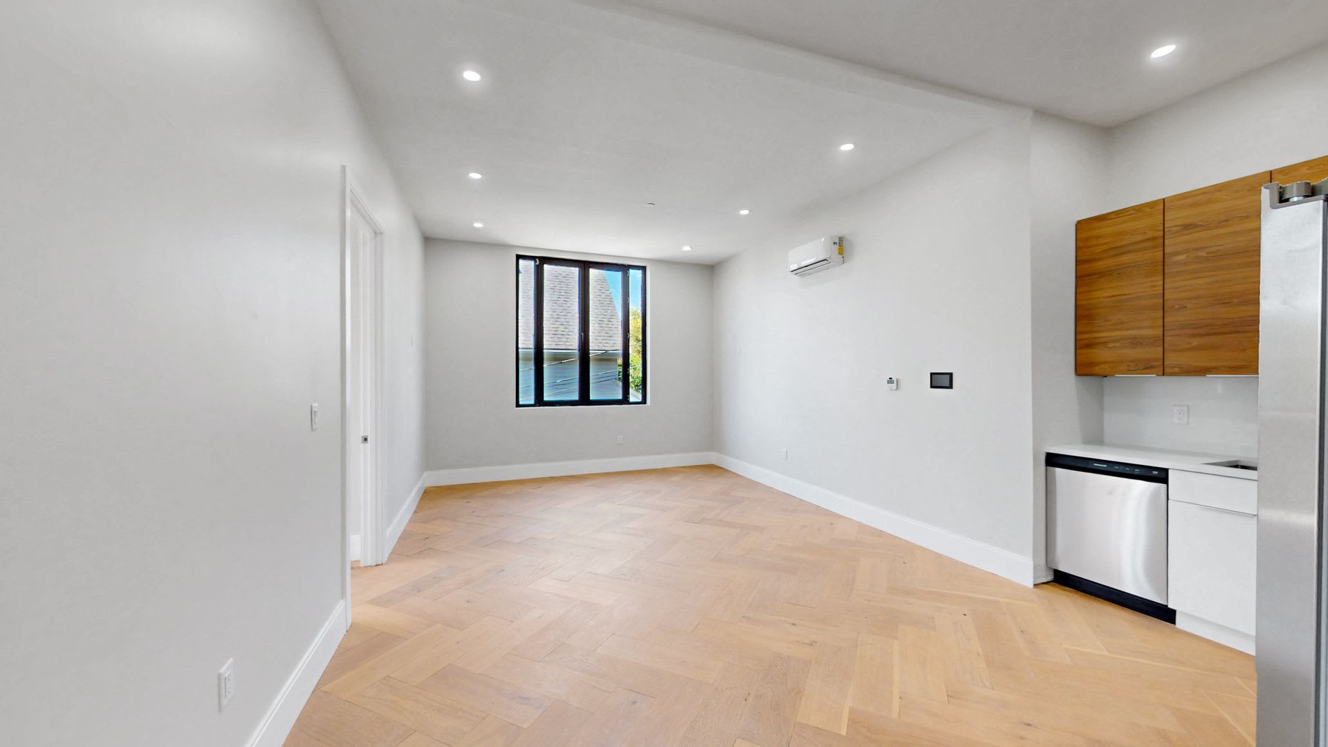 Spacious modern 2 bed in Newton available NOW! – photo 2