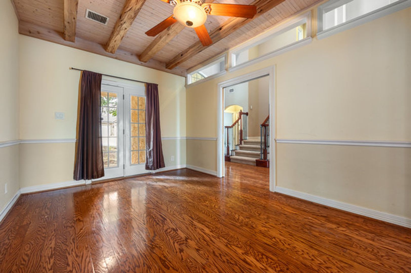 Spacious 2 Story 5 Bedroom 4 Full Bathrooms Located In Stone Oak – photo 3
