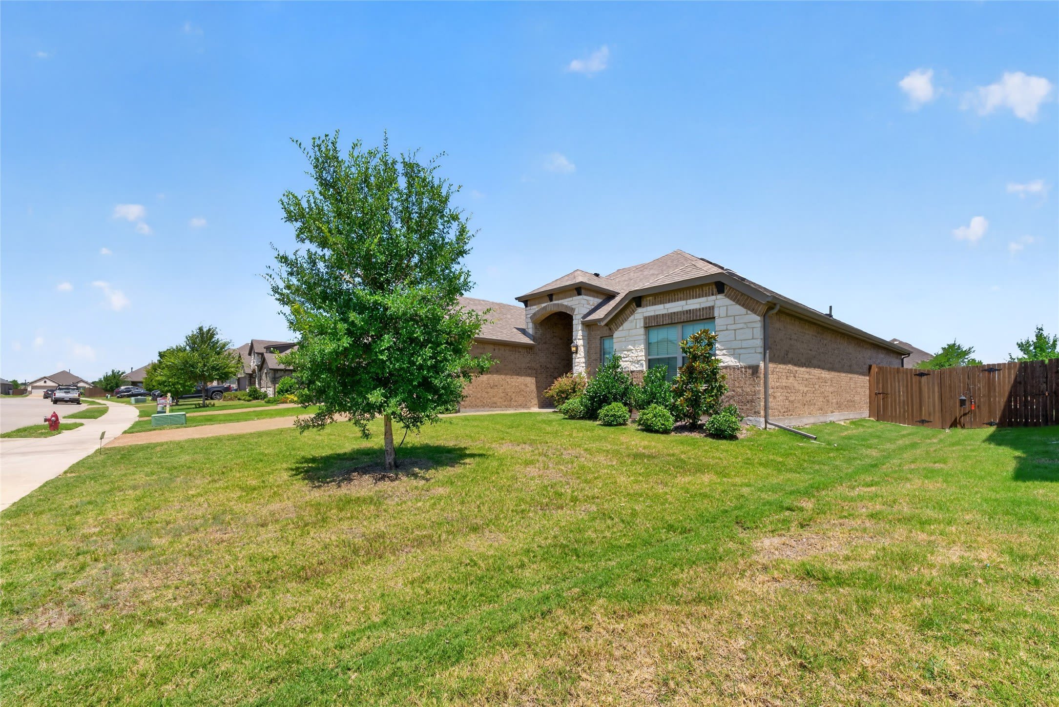 2819 Diamondback Drive – photo 2