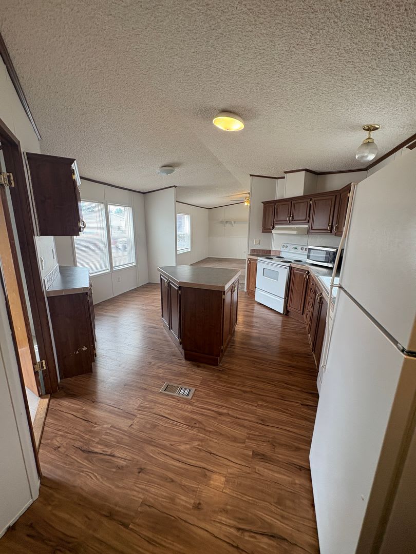3 br 2 bath manufactured centrally located – photo 4