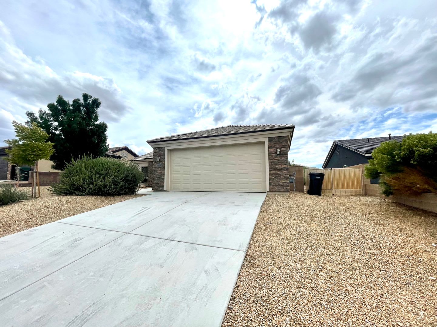 Beautiful 3 Bedroom Home In Hualapai Shadows Home Is Currently Occupied Please Do Not Disturb The Tenants – photo 2