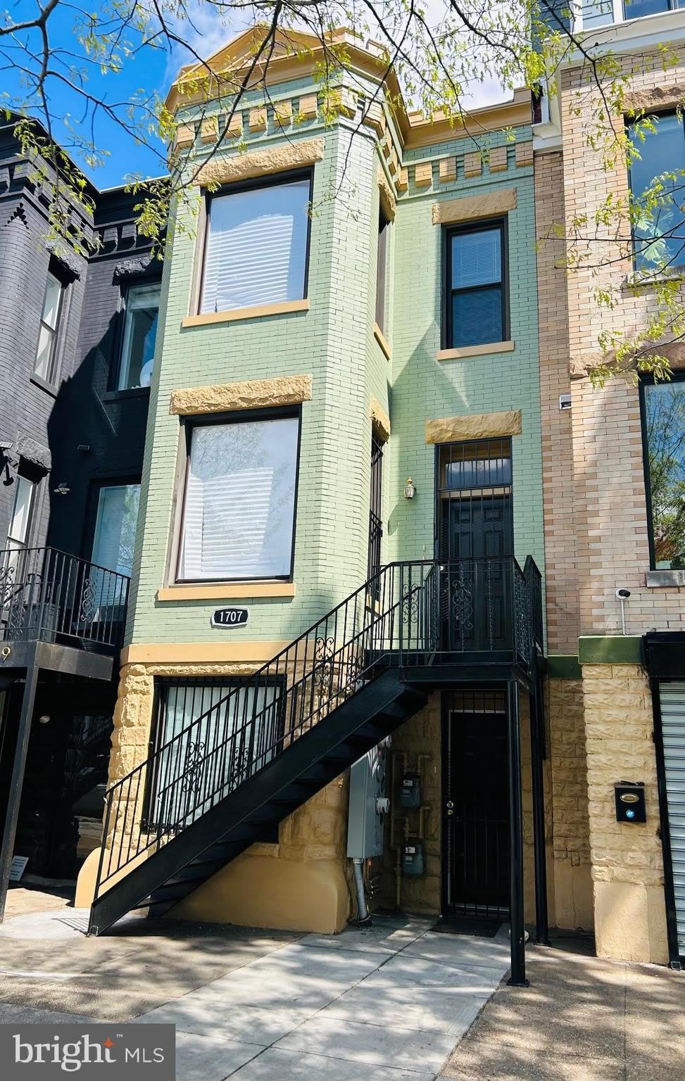 1707 N CAPITOL Street NE – photo 1