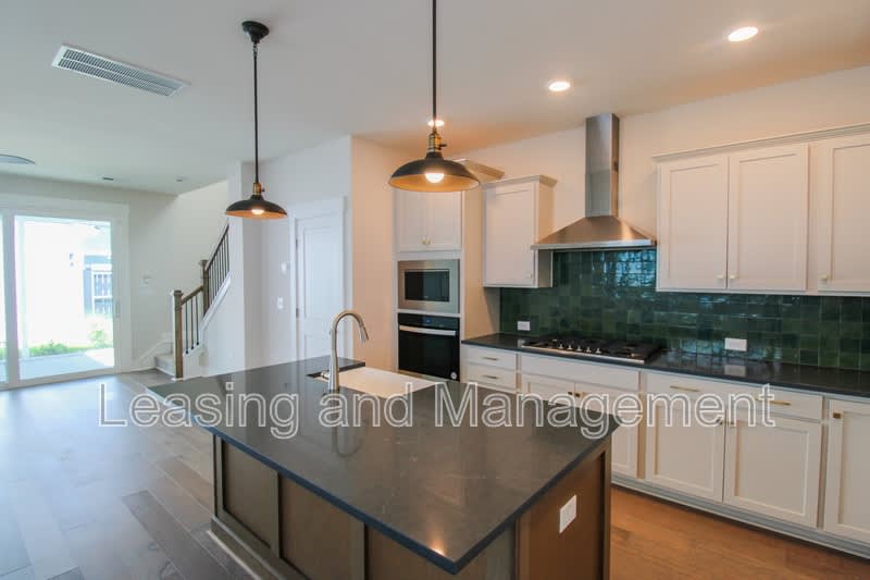 111 Crimson Street – photo 4