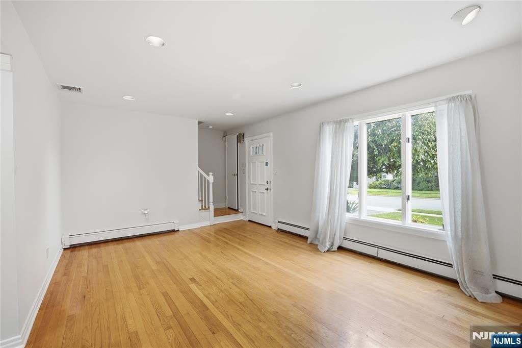557 Monroe Court – photo 4