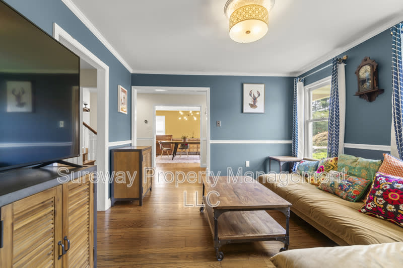 100 Westwood Hill – photo 4
