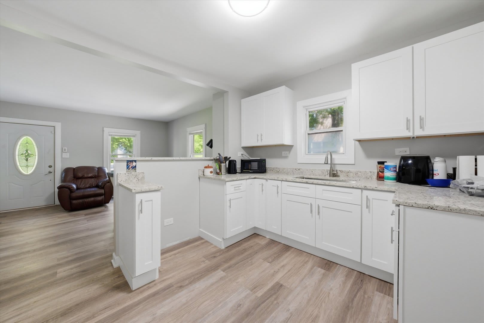 1235 River Drive – photo 4