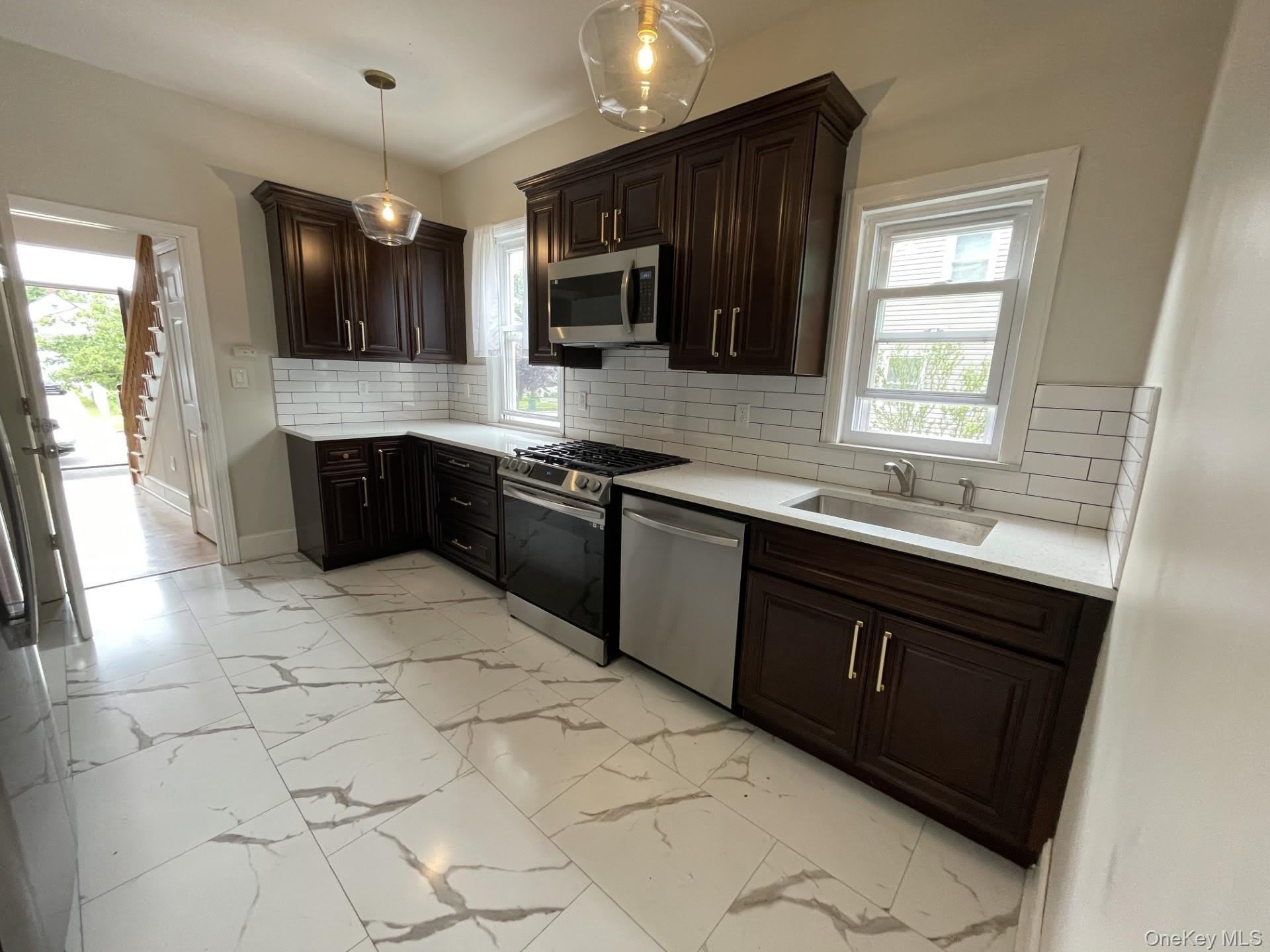 248 Denton Avenue – photo 2