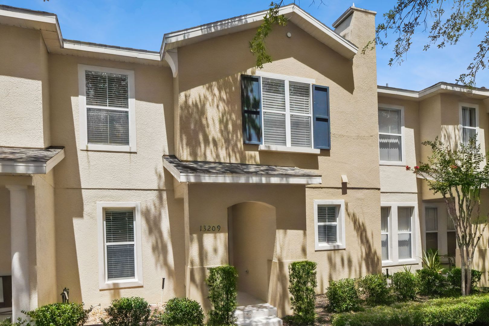 Charming 3 2 5 Townhome Steps From Downtown Avalon – photo 1