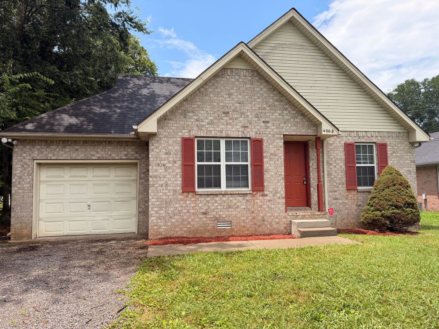 Move-In Ready! Fresh Updates, Fenced Backyard & Prime Smyrna Location! – photo 1