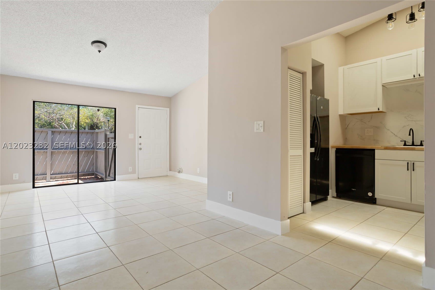 3633 NW 99th Ter – photo 2