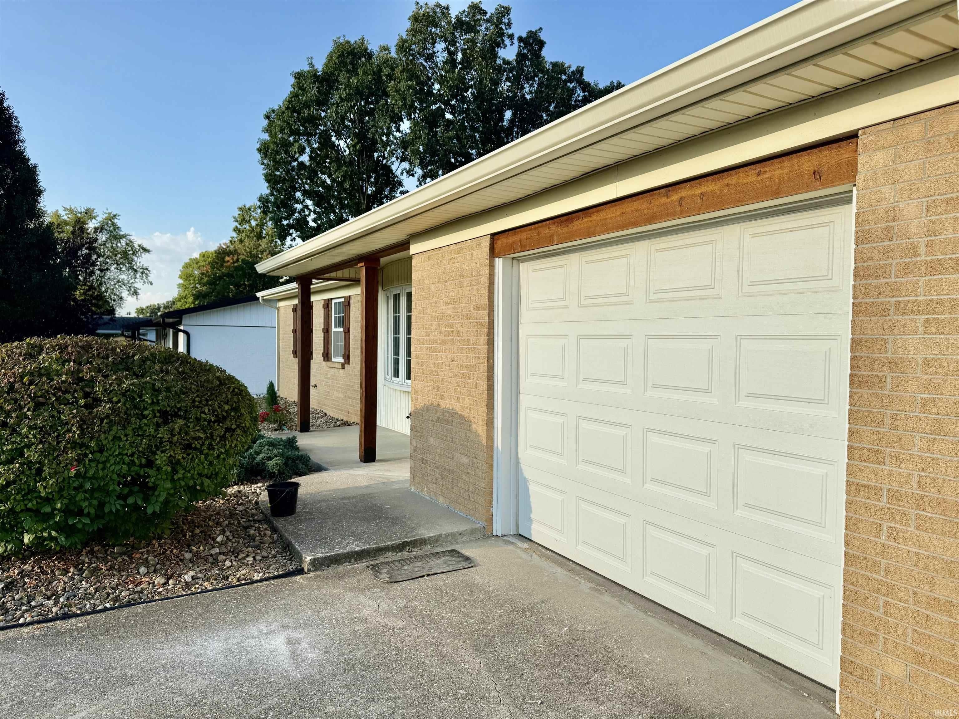 404 S Hickory Drive – photo 5