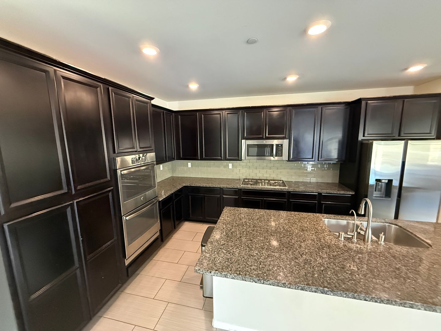 West Creek 4-Bedroom Home for Rent in Valencia! – photo 4