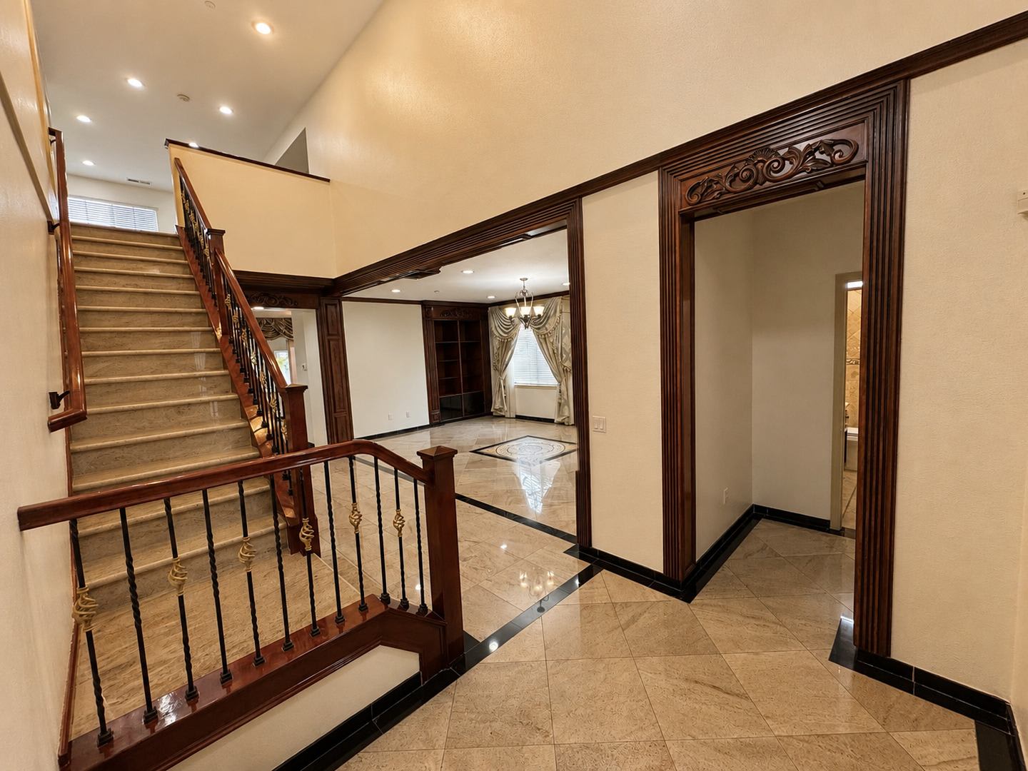 Spacious 5 Bedroom Home In West Oxnard S Desirable Winfield Community – photo 3