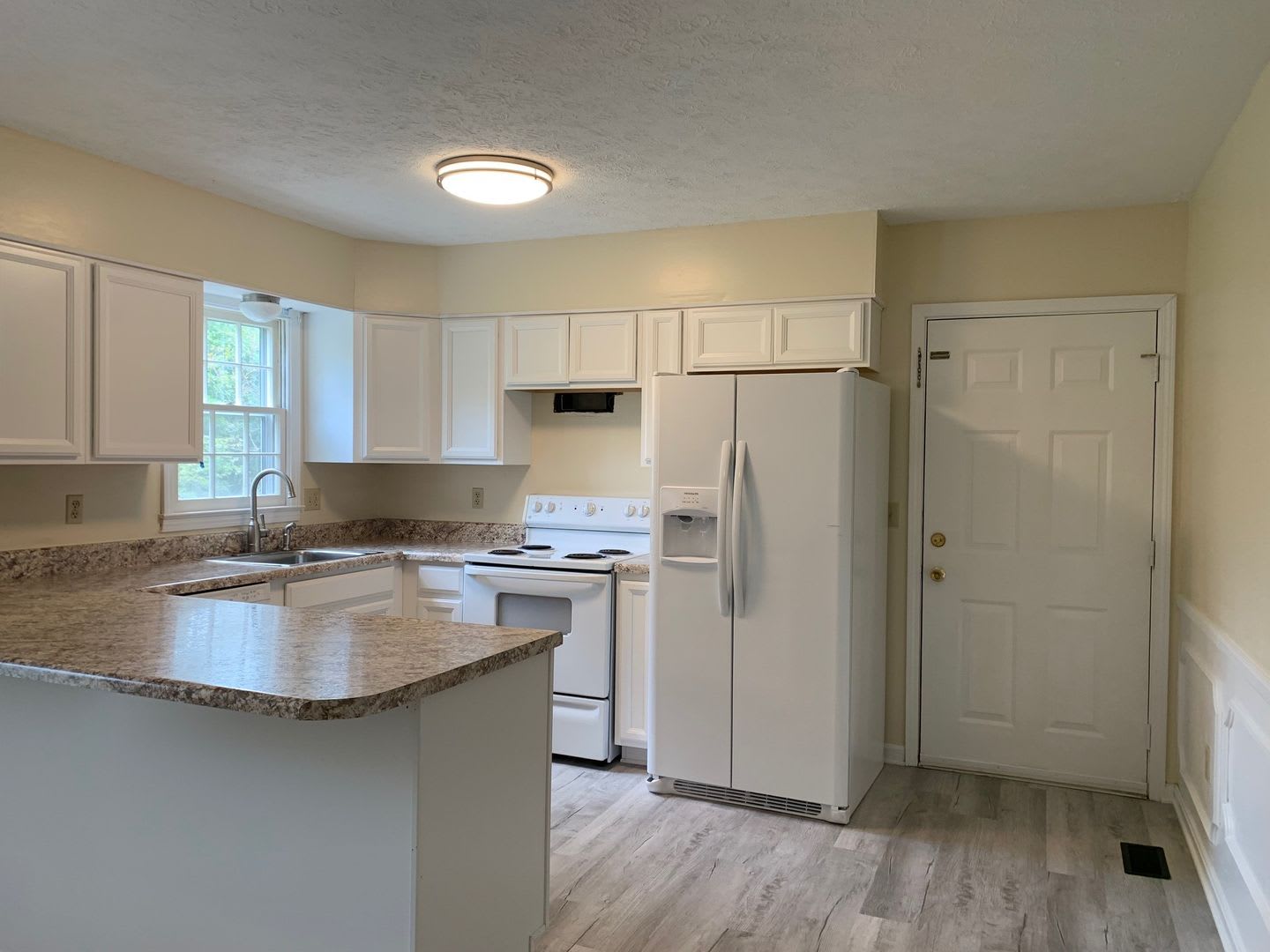 4 Bedroom 2 Bath House – photo 5