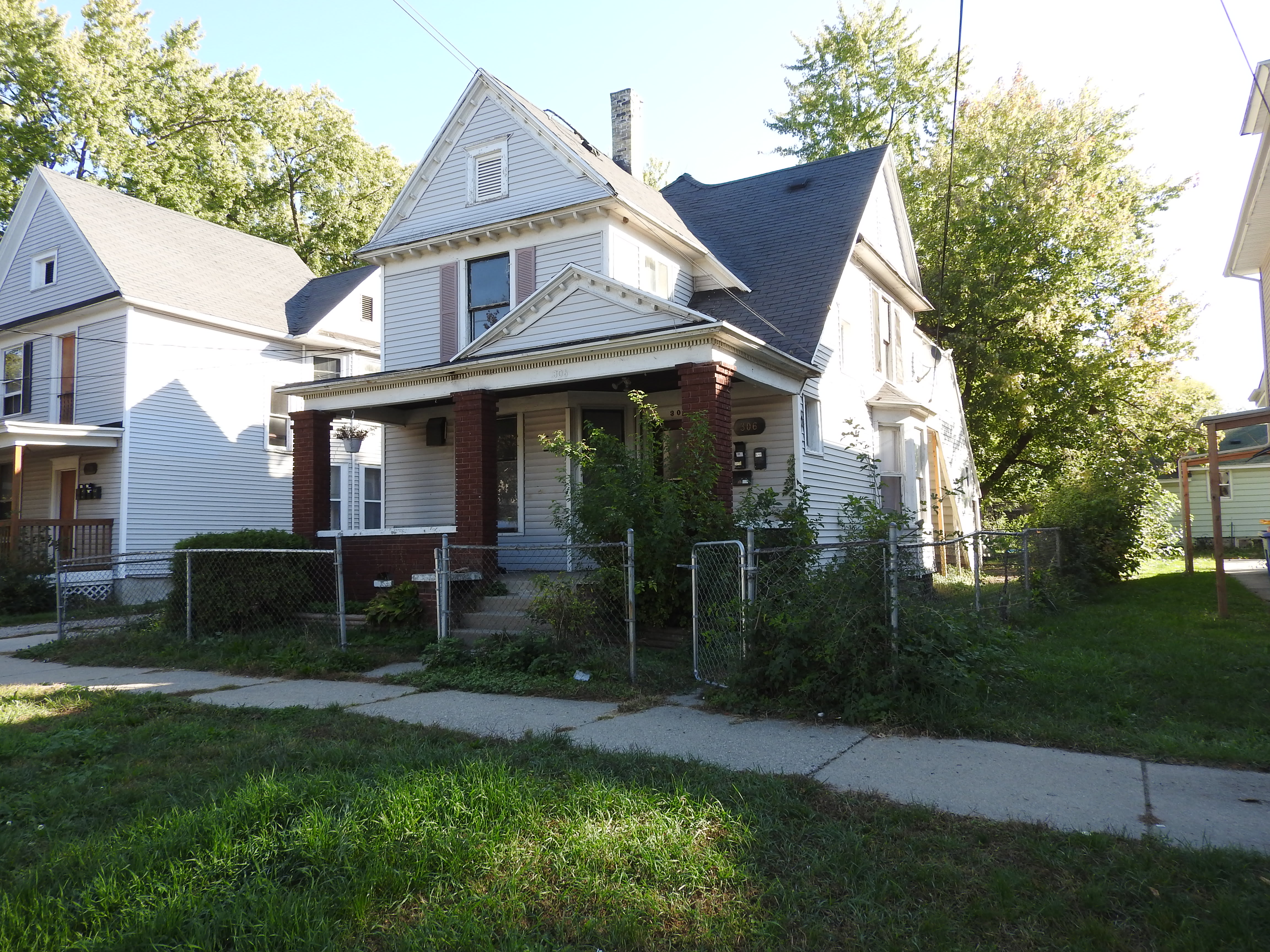 306 Gold Avenue Northwest – photo 1