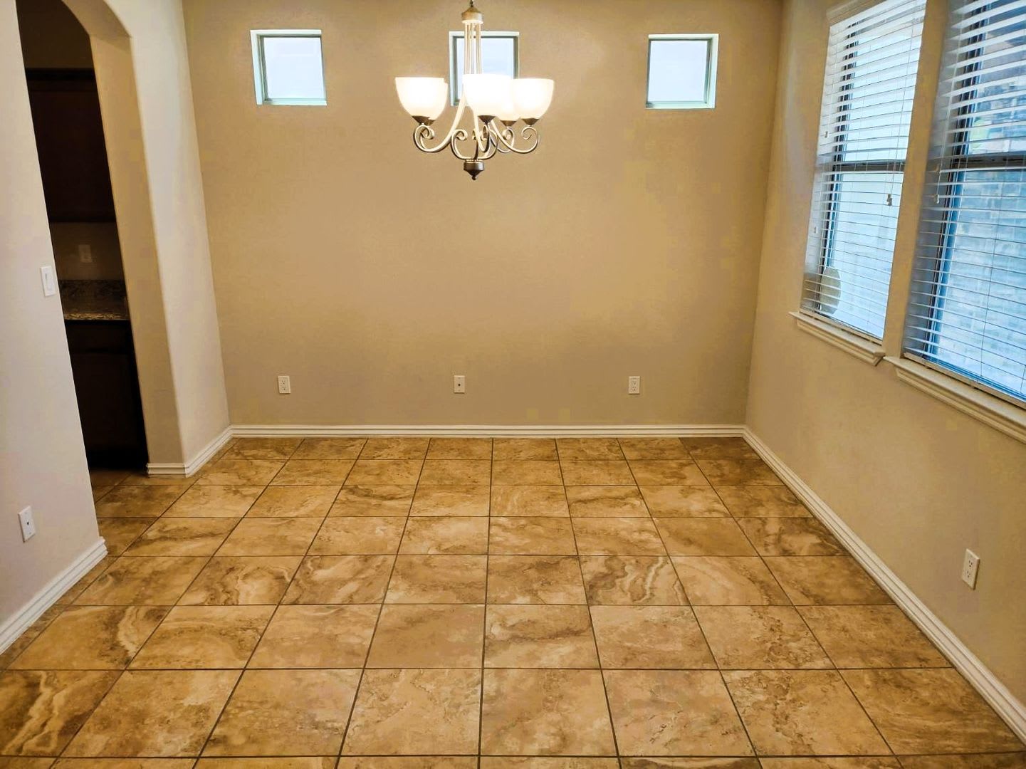 Dazzling Two Story Westside Home With Refrigerated Air Located In Quiet Neighborhood – photo 2