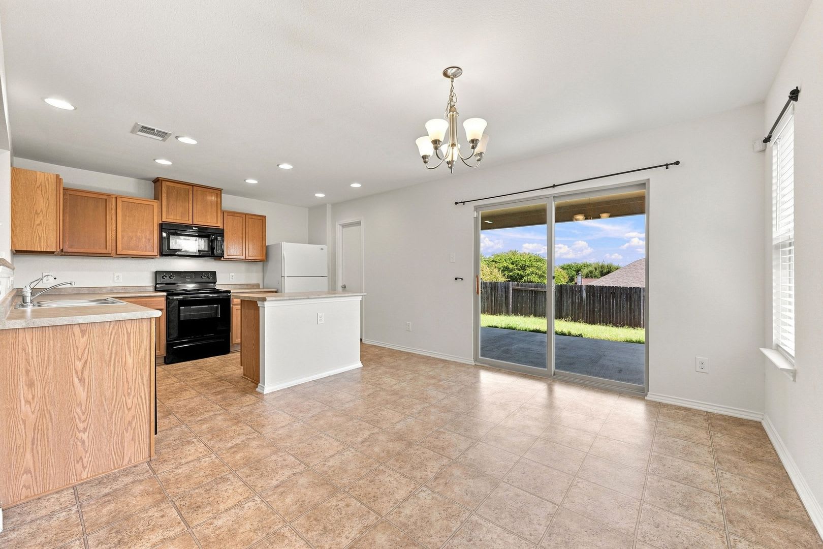 Limited Time Move In Special Move In With Just A 1 000 Security Deposit For Well Qualified Applicants – photo 5