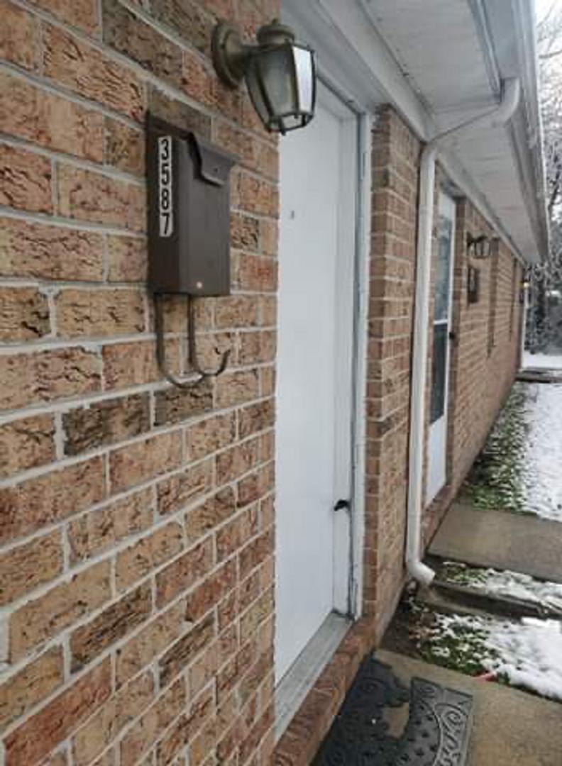 Quiet One Bedroom Apartment Off Rodman Ave – photo 3