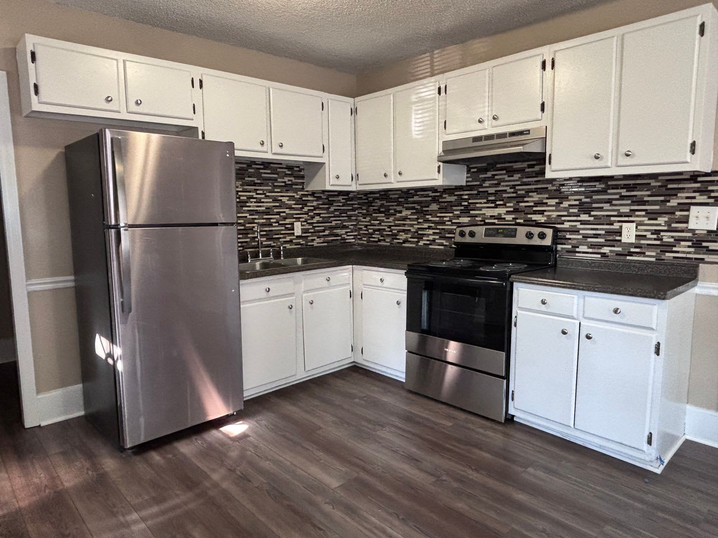3-bedroom Close to South Elm Street – photo 5