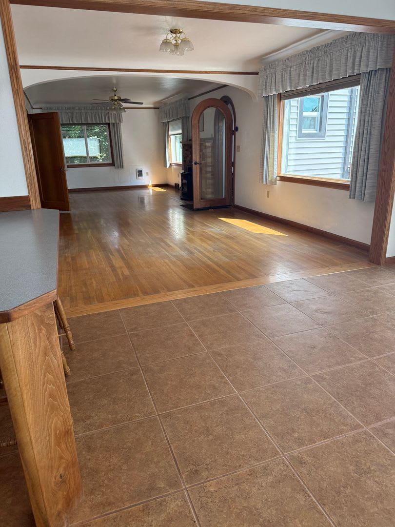 Beautiful 3 bed, 2 bath farmhouse in Colfax on 3 acres! – photo 3