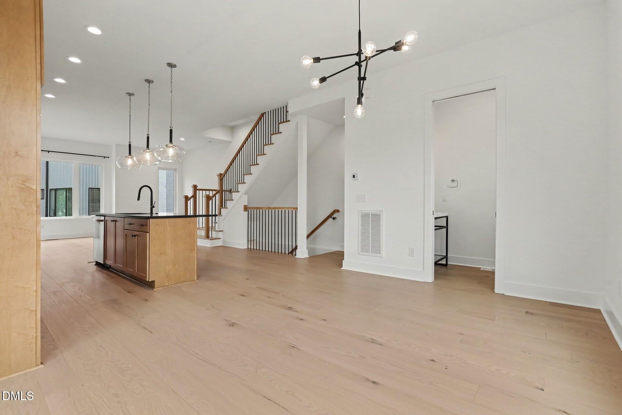 2000 Moody Lane – photo 5