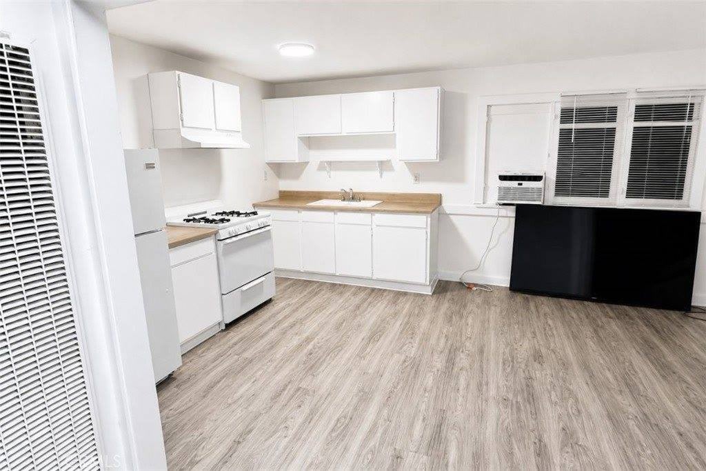 1007 East Maple St – photo 2