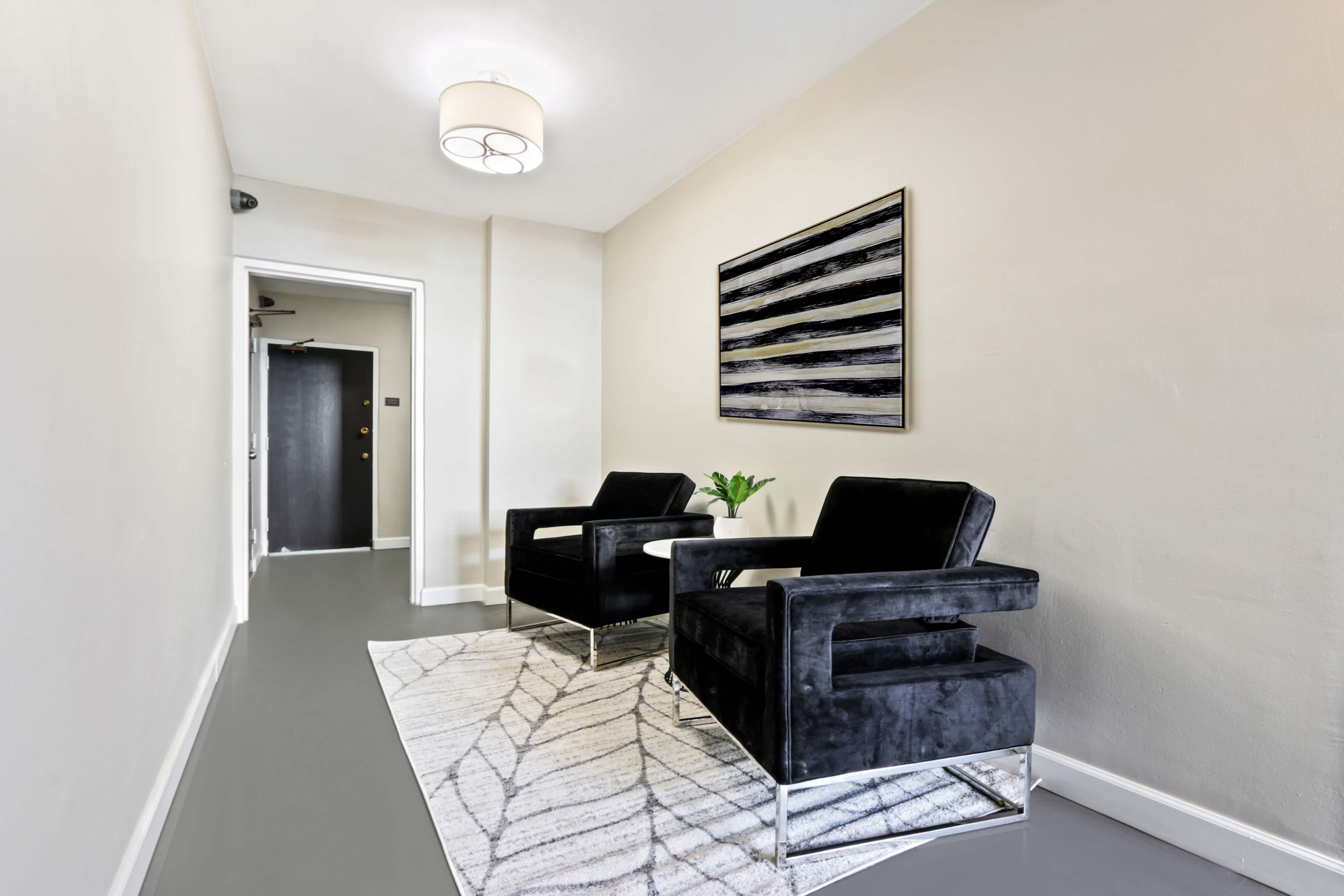 720 Louise Apartments – photo 2