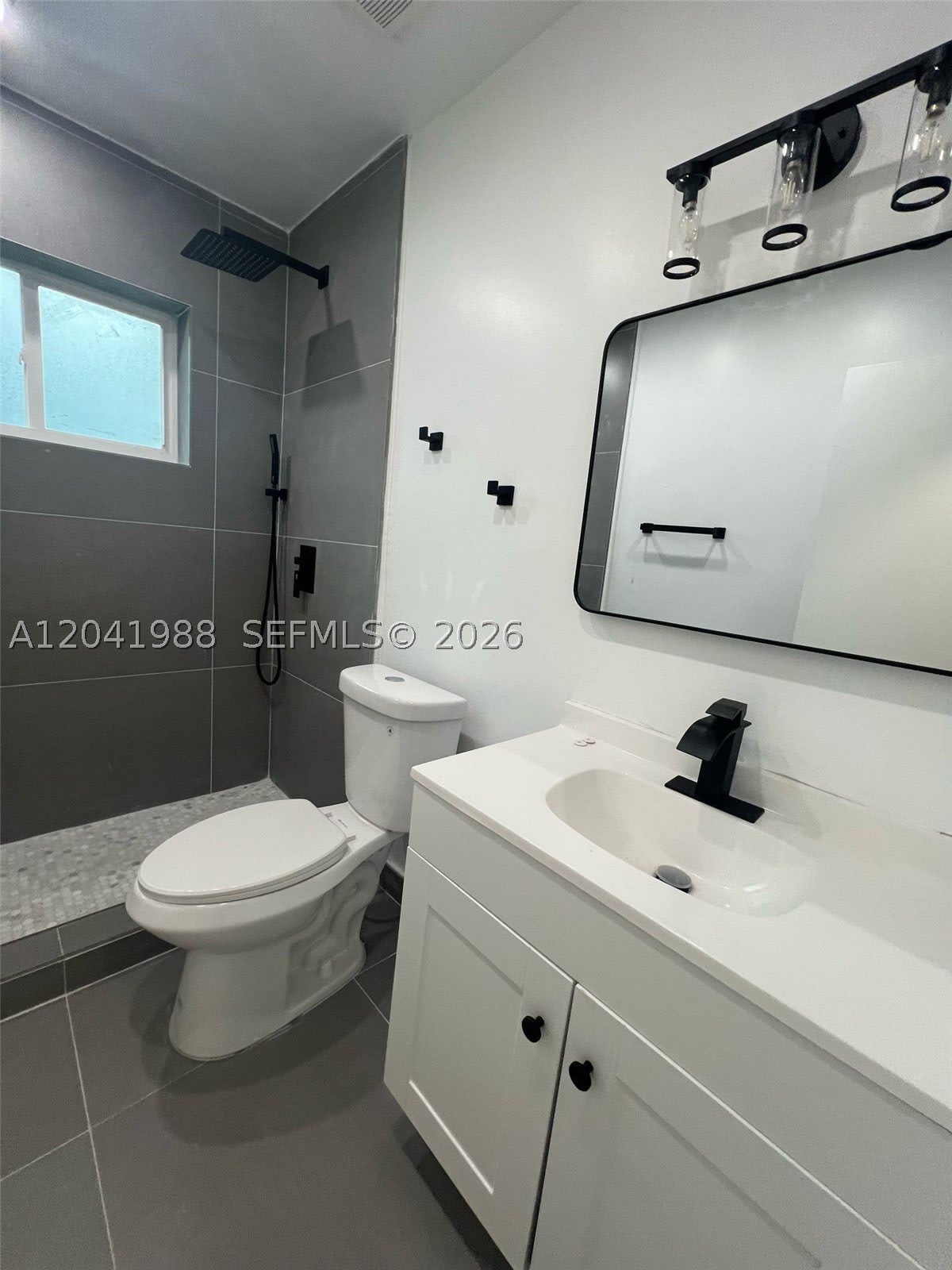 2611 NE 204th Ter – photo 5