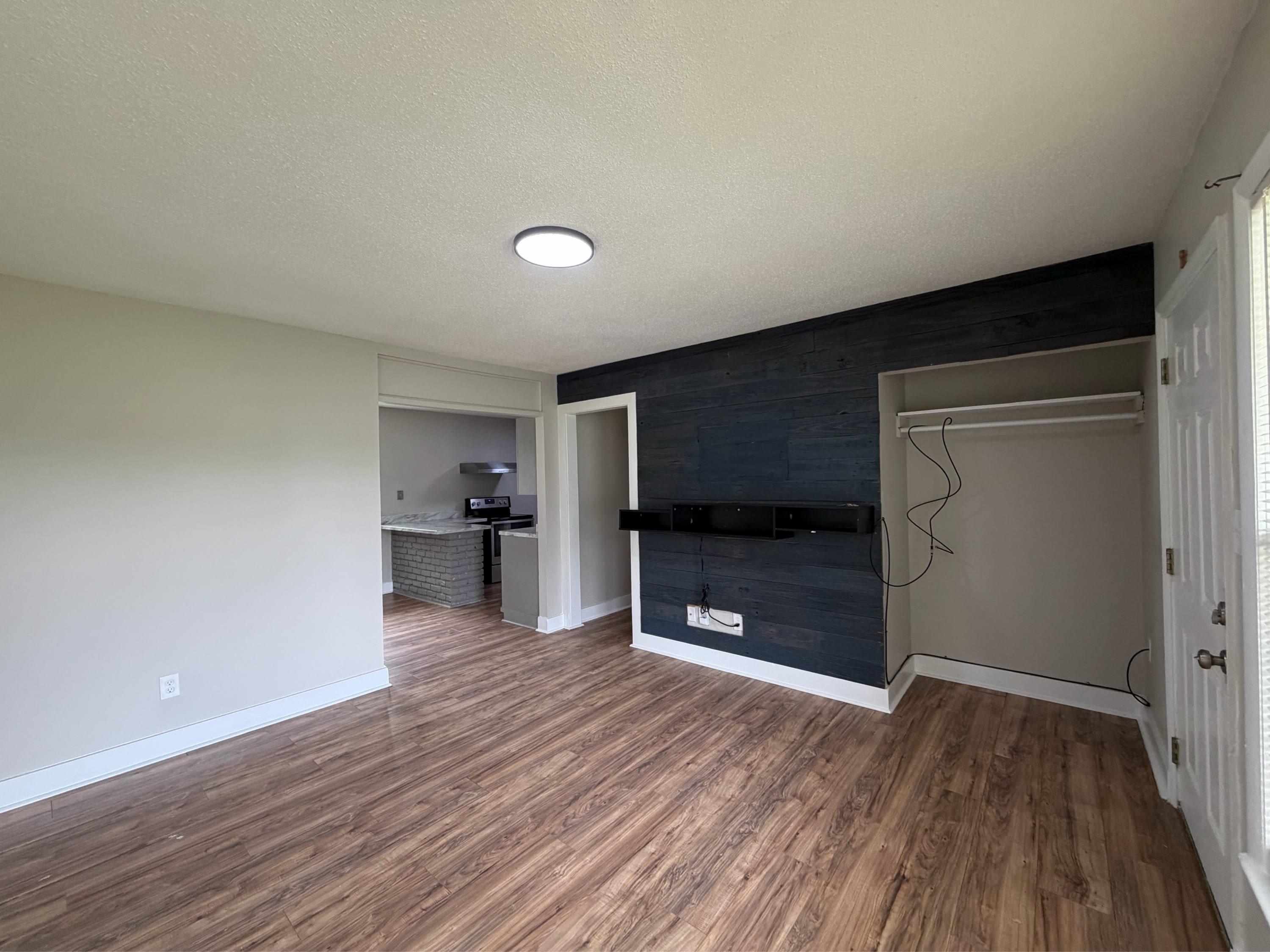 106 Whitney Avenue Northeast – photo 3