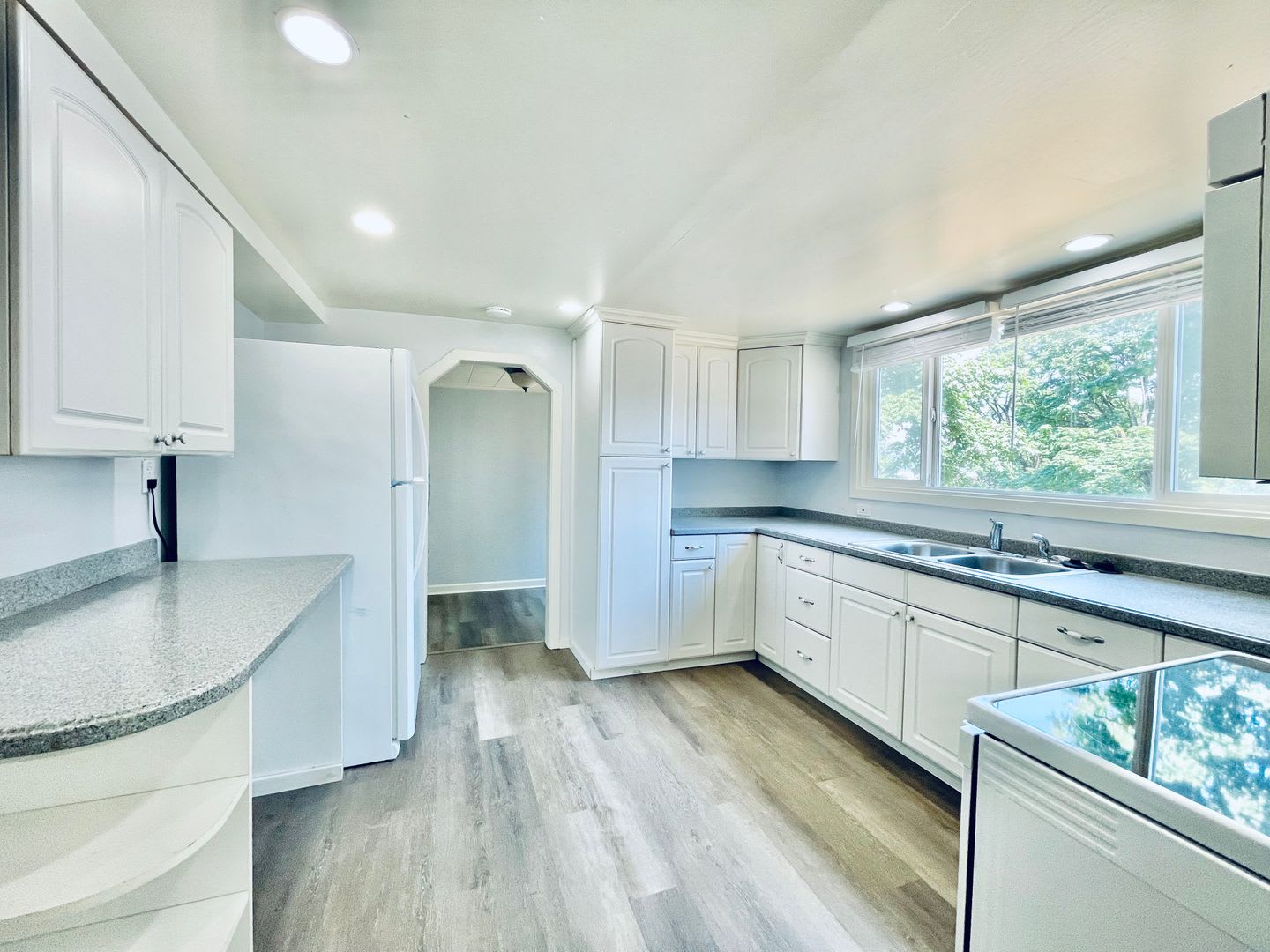Renovated 4 bedroom 2 bath Home with Plenty of Space! – photo 3