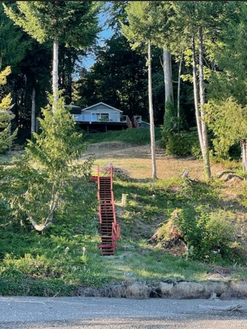 Beautiful Home On The Totten Inlet – photo 4