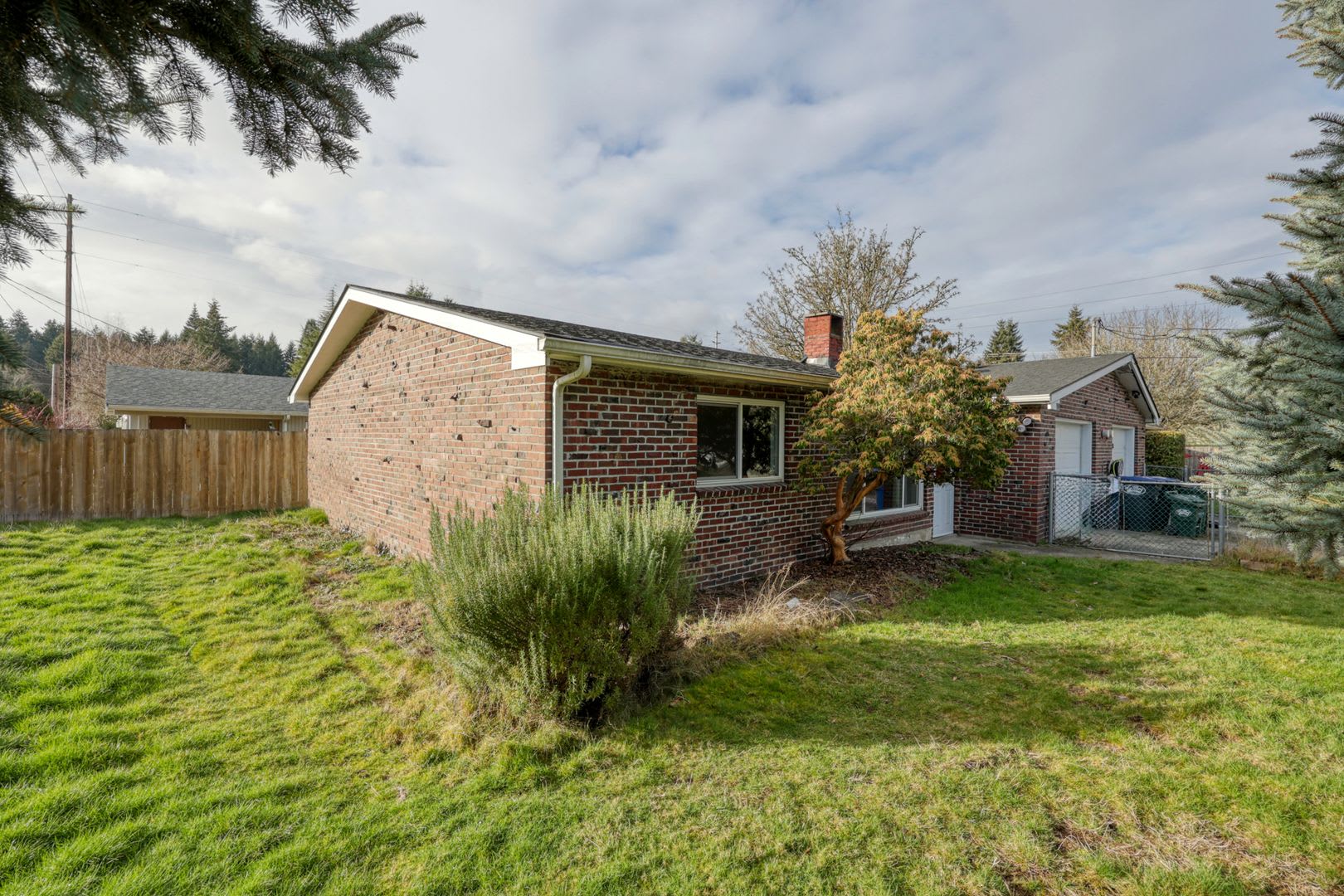 Desirable Tumwater Hill 1960 S Classic Charmer With 2 Beds 1 Bath Attached Garage New Paint And Flooring – photo 4