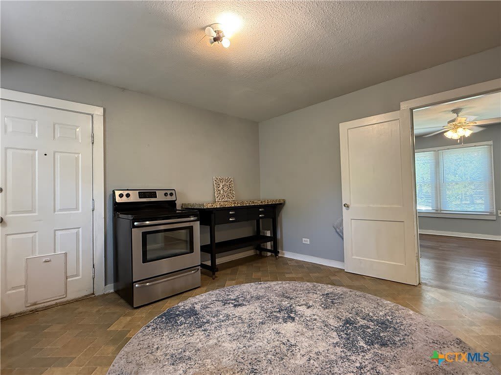 859 Oasis Street – photo 5