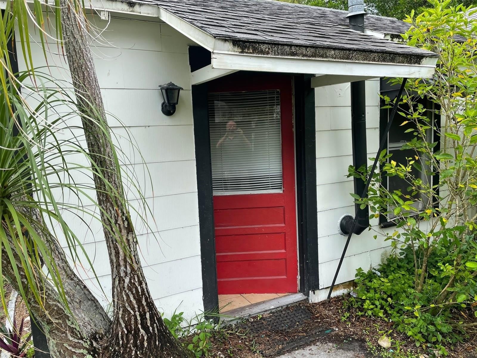 1648 27Th Avenue N – photo 1